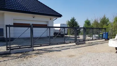 Parkan Serwis - Panele ogrodzeniowe , siatka , montaż ogrodzeń